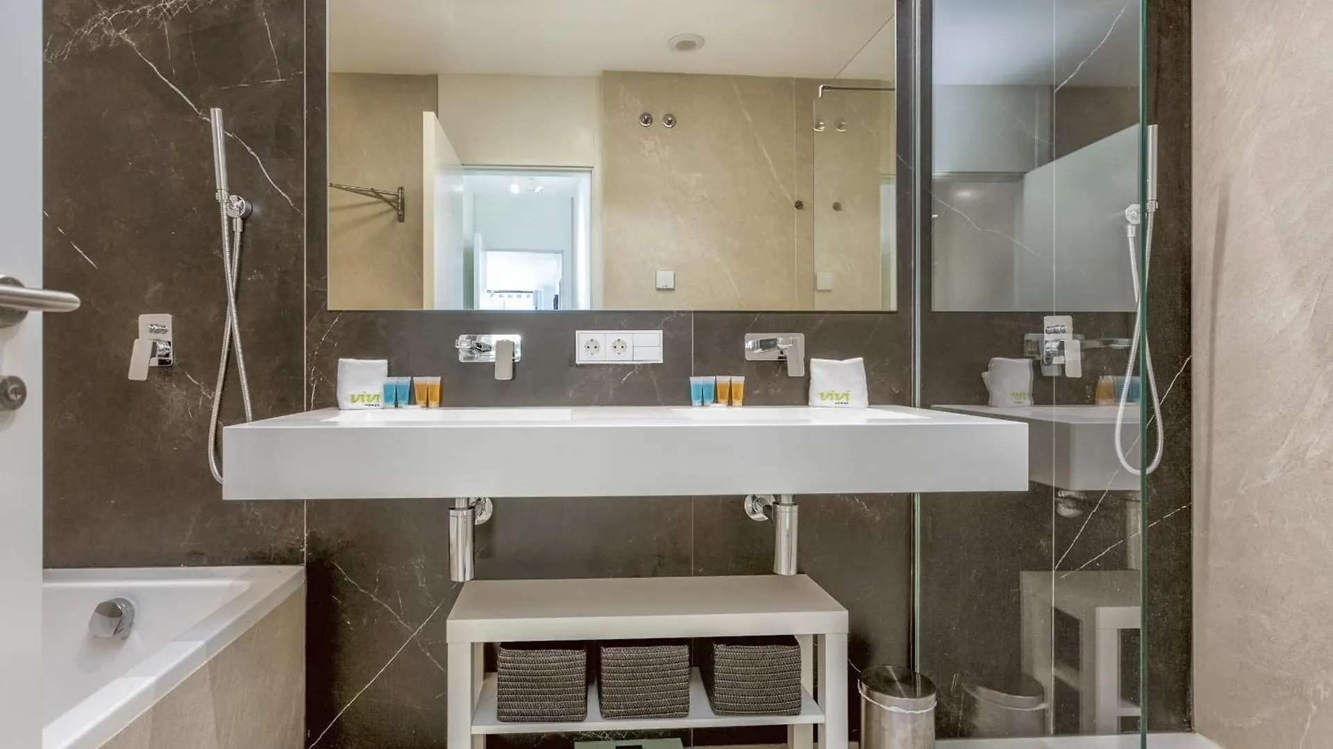 Vivi Homes - Choco Pool, Gym, Terrace & Beach Torremolinos Apartament